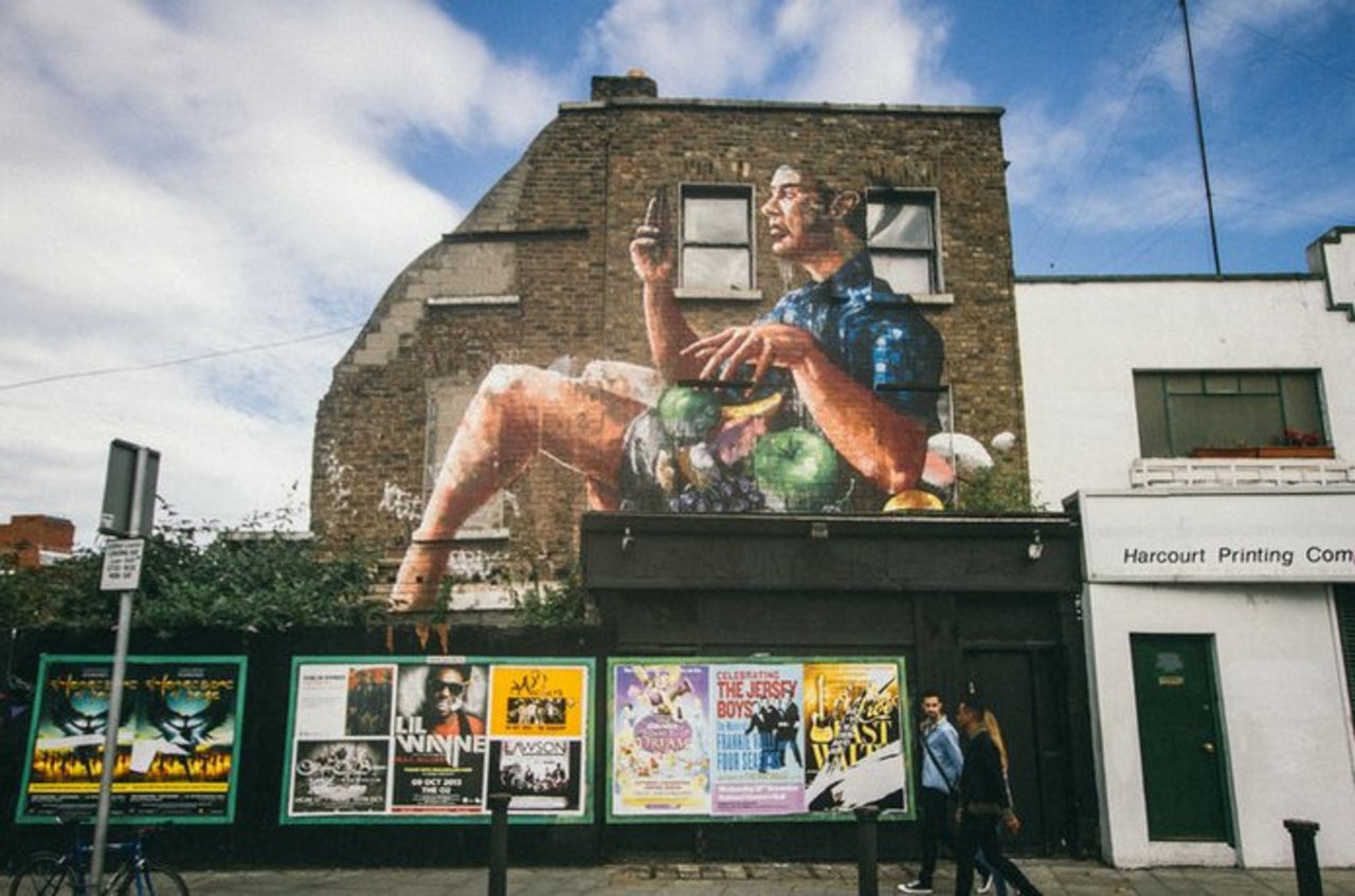 #Dublin is as colourful as it's people. Take in the city's #StreetArt as you explore!  http://fal.cn/StreetArt https://t.co/6uO3JQEIXk