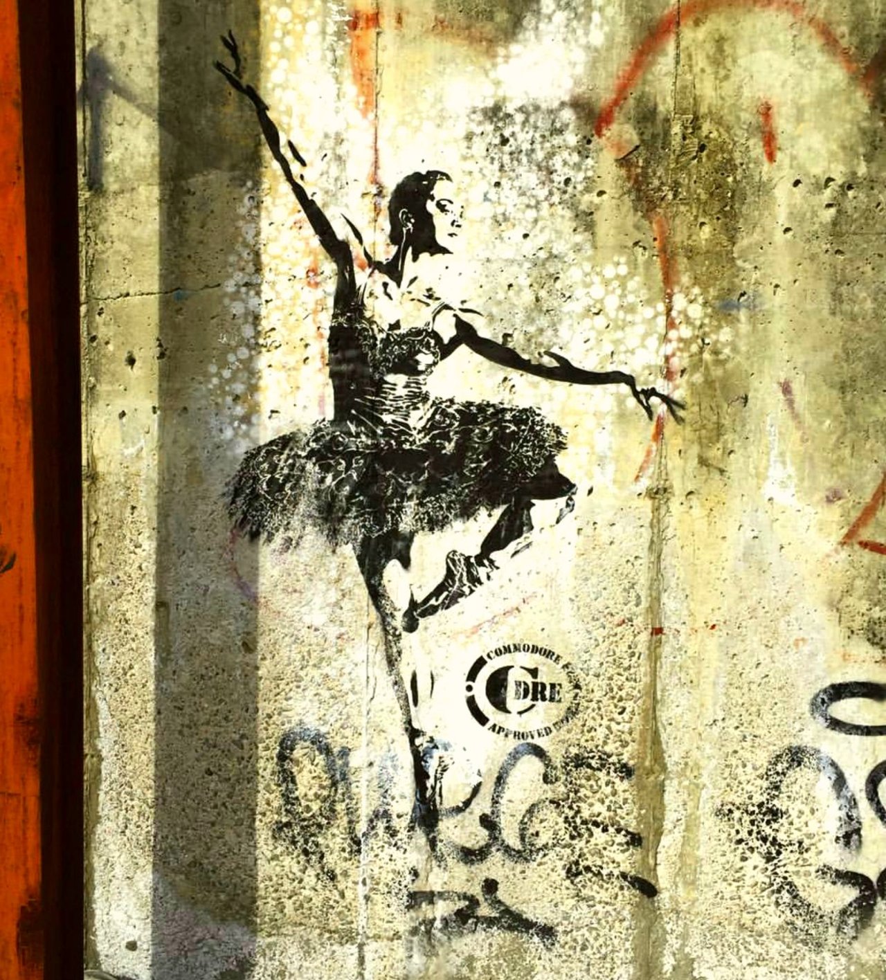 Very cool ballerina in #bushwick #Brooklyn by @cdre_art #streetart #art #contemporaryart #stencil https://t.co/6ASmY71Shg