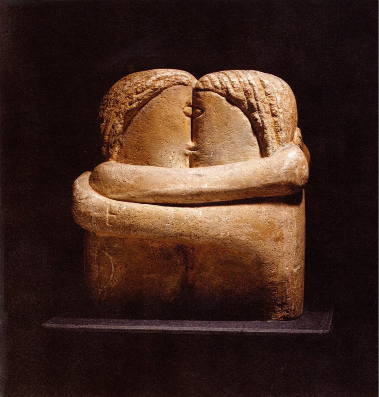 Constantin Brâncusi's "The Kiss" depicts two lovers carved out of a single block of stone. #InternationalKissingDay https://t.co/yXwMsJmtE8