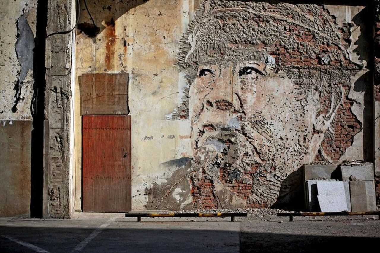 #StreetartSaturday #Streetart "Walls are Alive" in Shanghai China by Vhils. #AlexandreFarto https://t.co/lkWoHixysX
