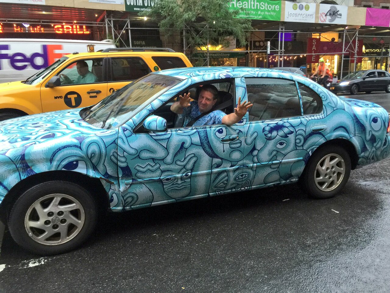 This guy!!Gotta love that @andygolub tshirt, car & mural #painting all match! #NewYork #streetart (25thSt&10thAve) https://t.co/pXYhJkXO3F