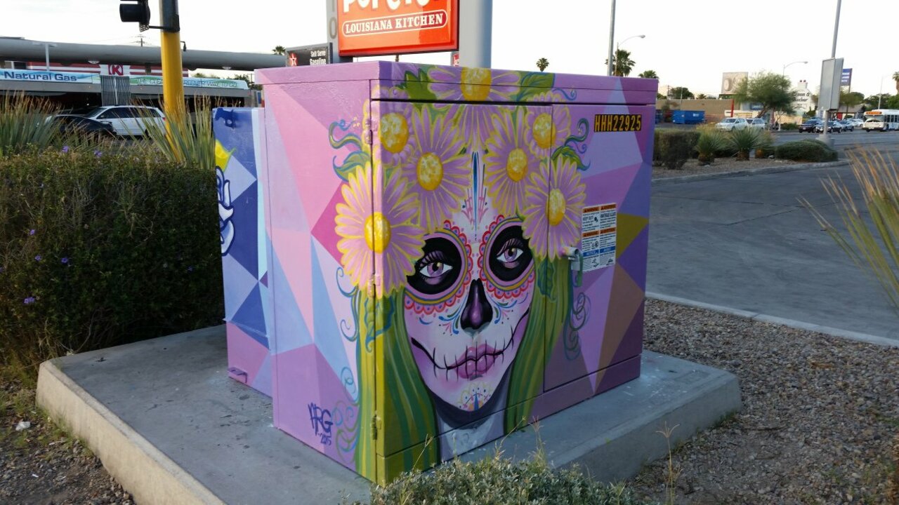 Utility Boxes of Las Vegas. https://northierthanthou.com/2015/07/23/behold-the-utility-boxes-of-maryland-parkway/#jp-carousel-6723 #Art #Streetart #Murals #Painting #Nevada #Sincity #Phoos https://t.co/O8JYXzhL8W