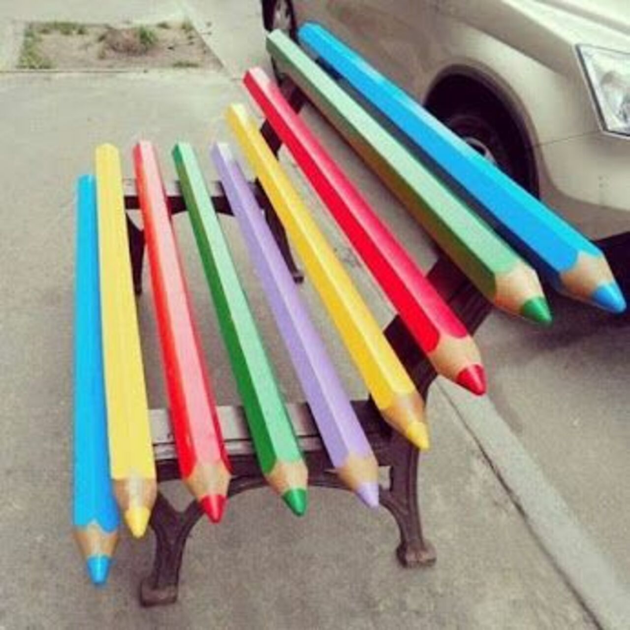Creative bench doubles as street #art https://t.co/nbTosc8lgo