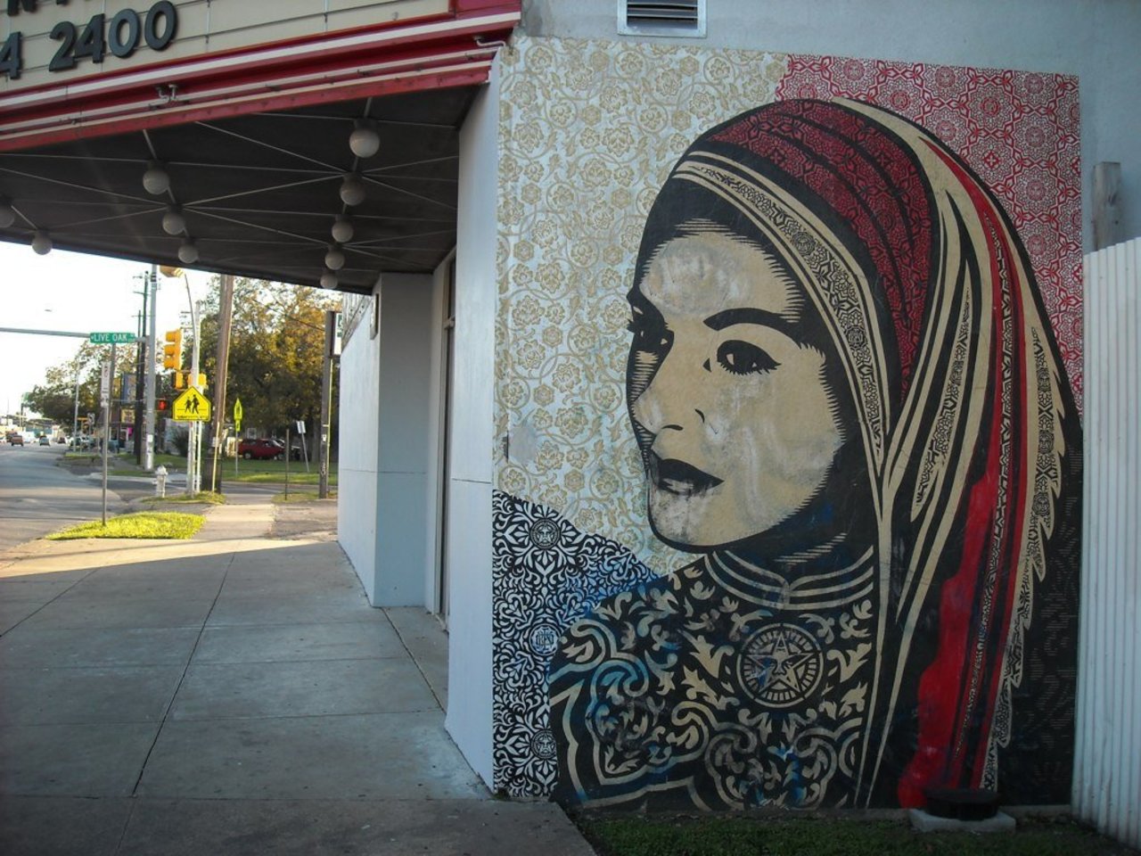 "Woman" by Shepard Fairey Austin, TX#streetart #mural #graffiti #ATX https://t.co/SL1pLfLYga