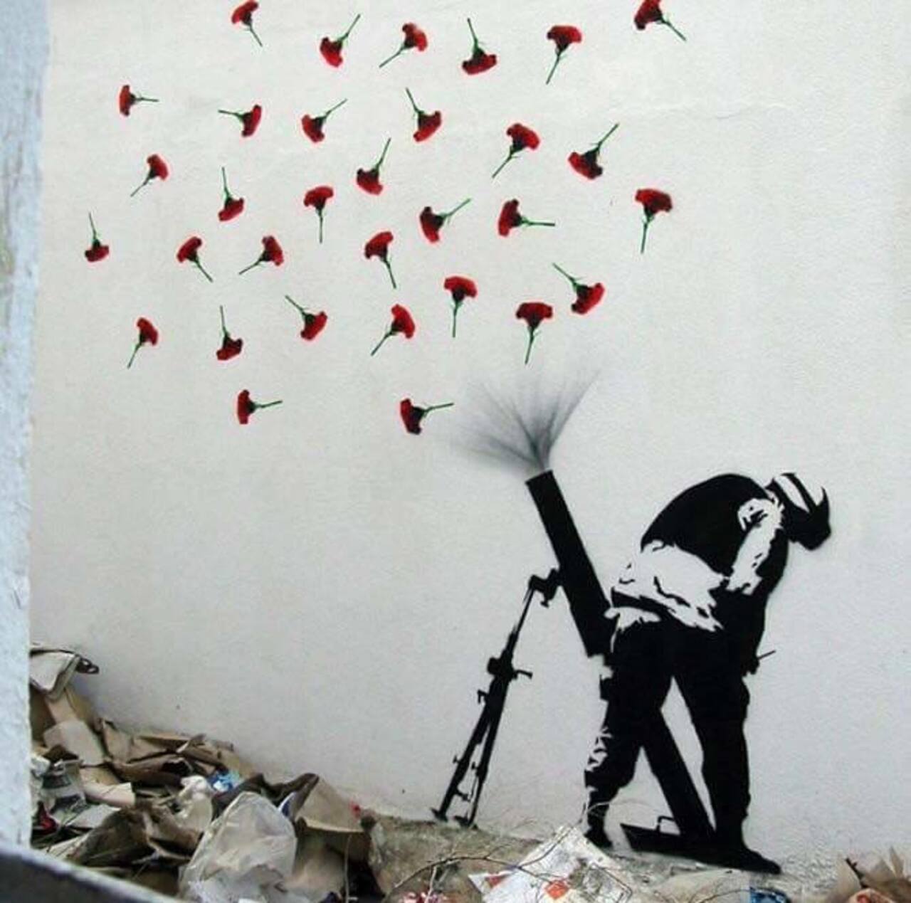 FLOWER BOMBS - #Creative #Streetart#flower #bomb #war #urbanart #love #life #peace #art http://beartistbeart.com/2016/08/17/flower-bombs-creative-streetart https://t.co/NDRPAoEg1T