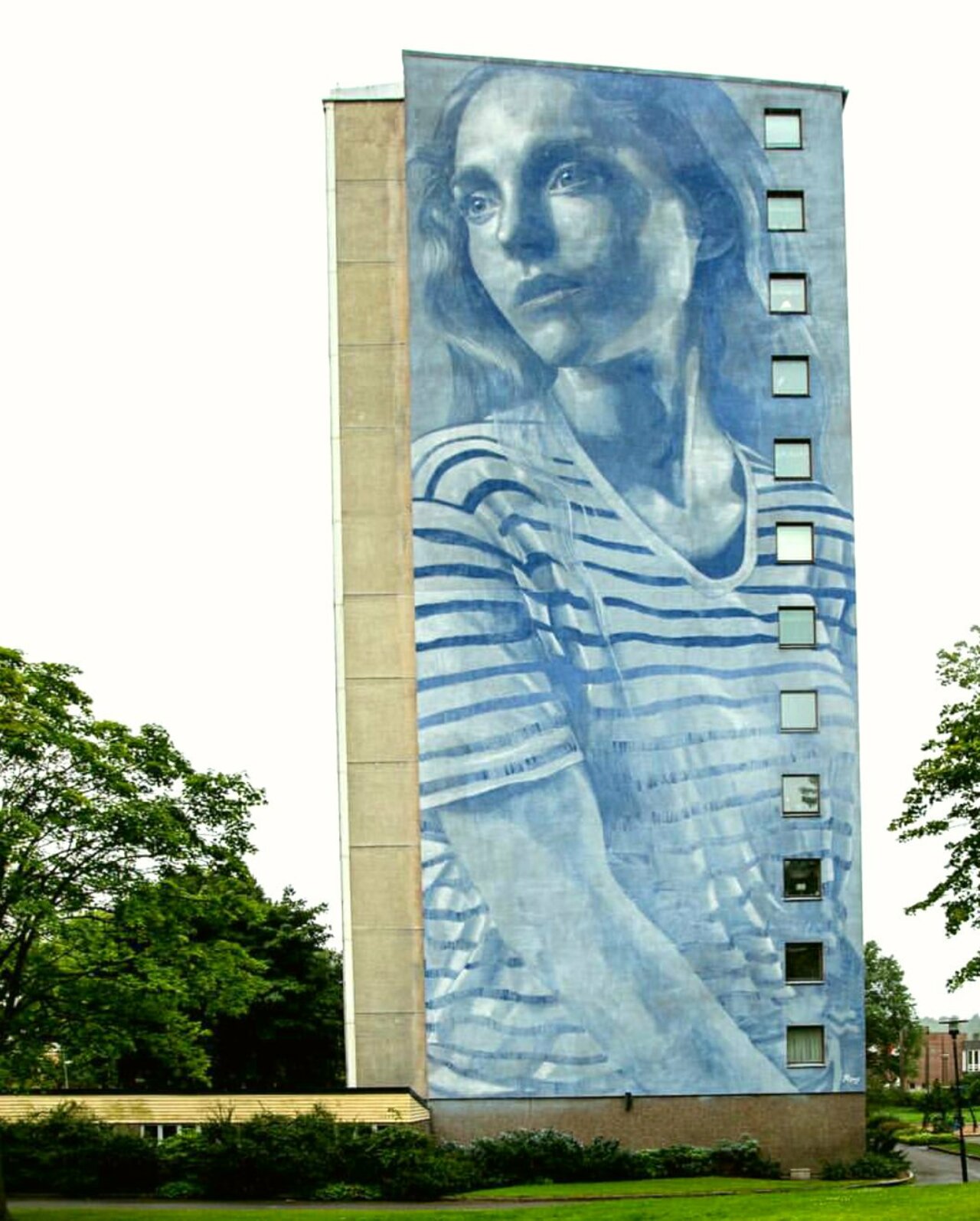 Amazing mural by #rone titled "Emma of Gothenburg" #sweden #artscape #art #contemporaryart #streetart https://t.co/p4R8rINNa6