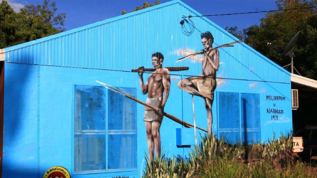 #mural by Cam Scale & Makatron #Yirrkala #Arnhemland #Australia #streetart #urbanart #art #graffiti https://t.co/ajXU0QtBVH