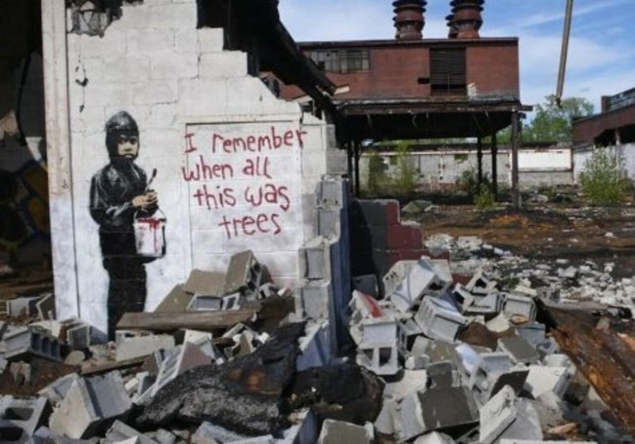 #weekend #climate #artThe incomparable Banksy, raising awareness about the #environment, #wildlife and #refugees https://t.co/xVqBrNVruy