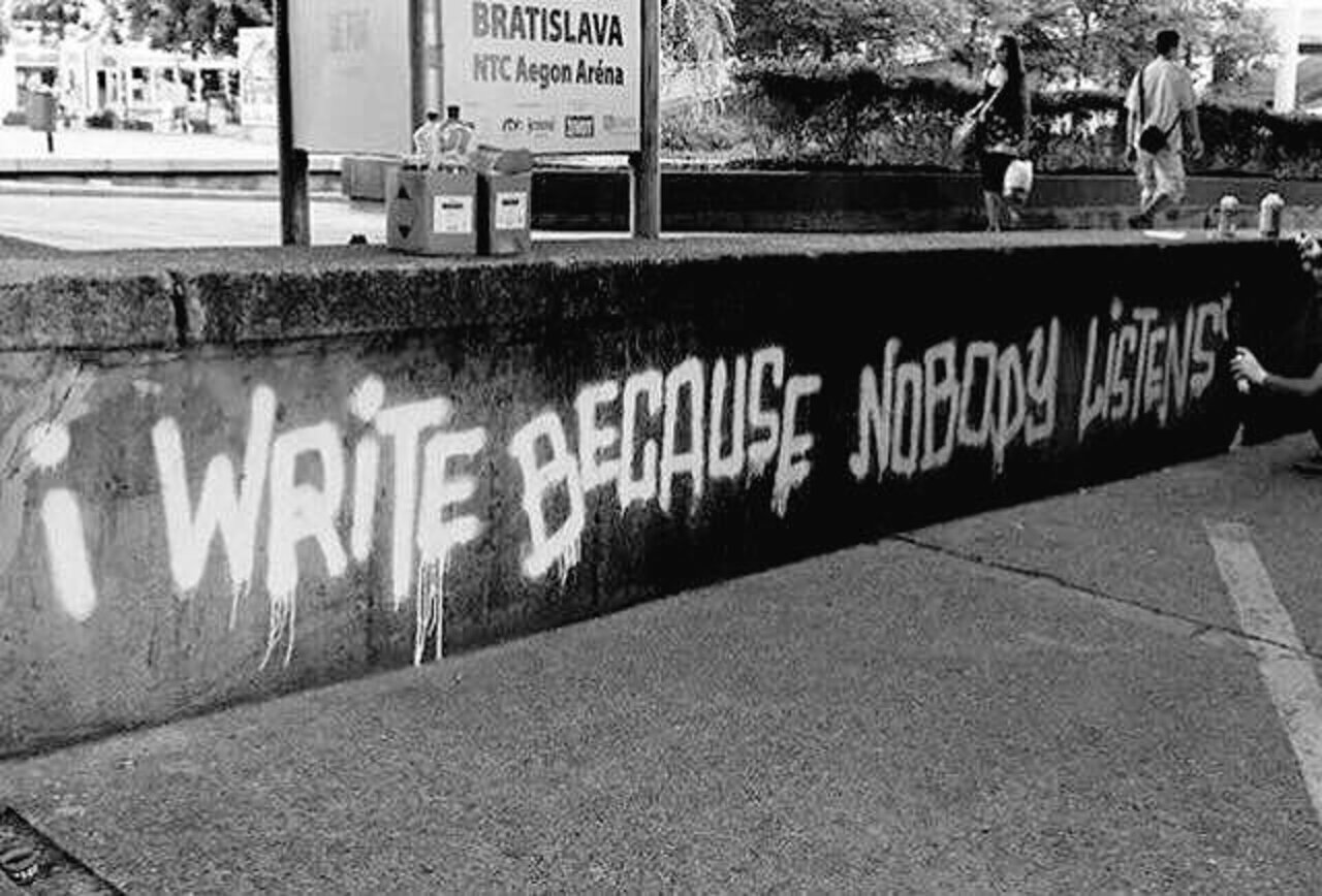 I #write because nobody #listens… – #Creative #Streetart http://beartistbeart.com/2016/09/25/i-write-because-nobody-listens-creative-streetart https://t.co/pwZZl43G5B