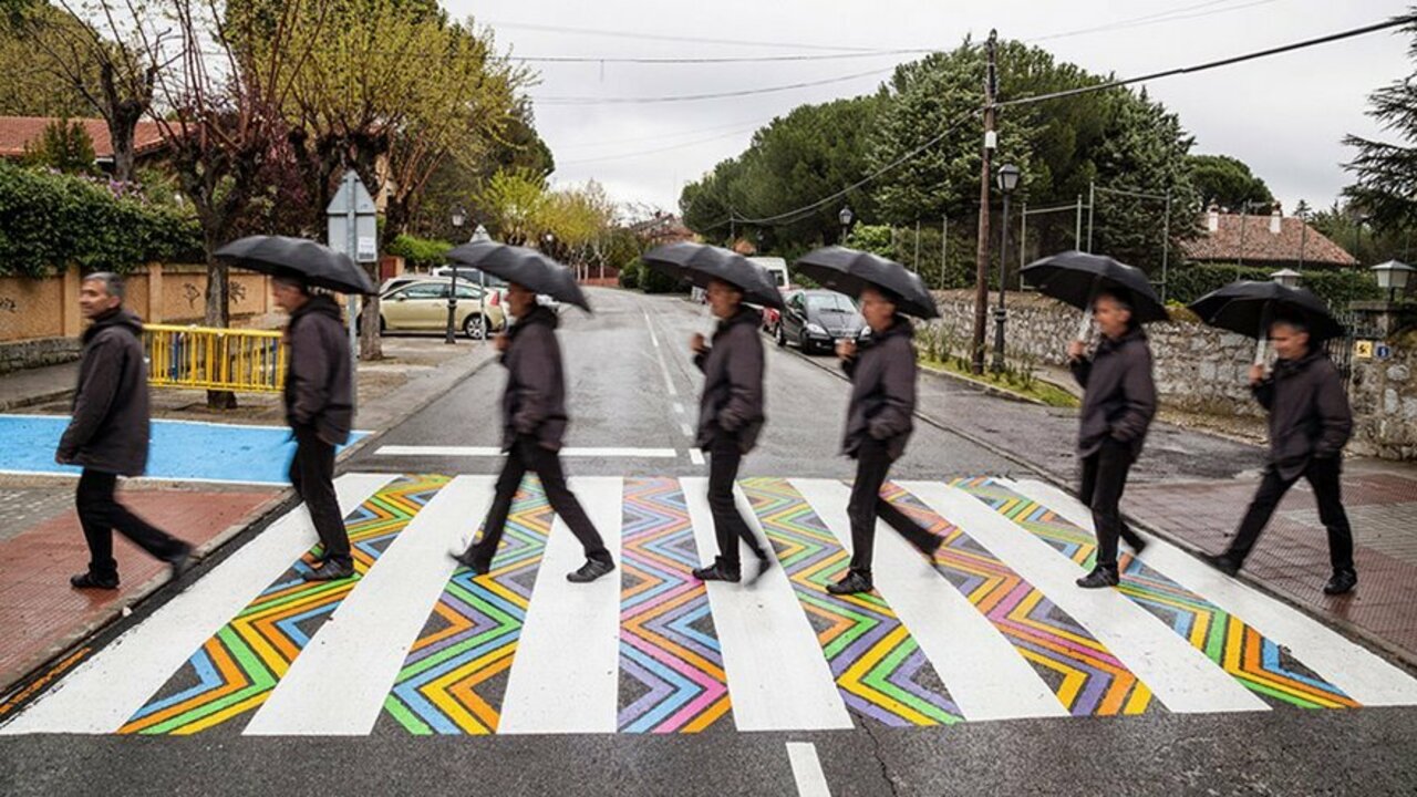 Visual media artist @Christo_Guelov transformed Madrid's pedestrian crossings into beautiful works of #streetart. https://t.co/nYzgt8LEvm