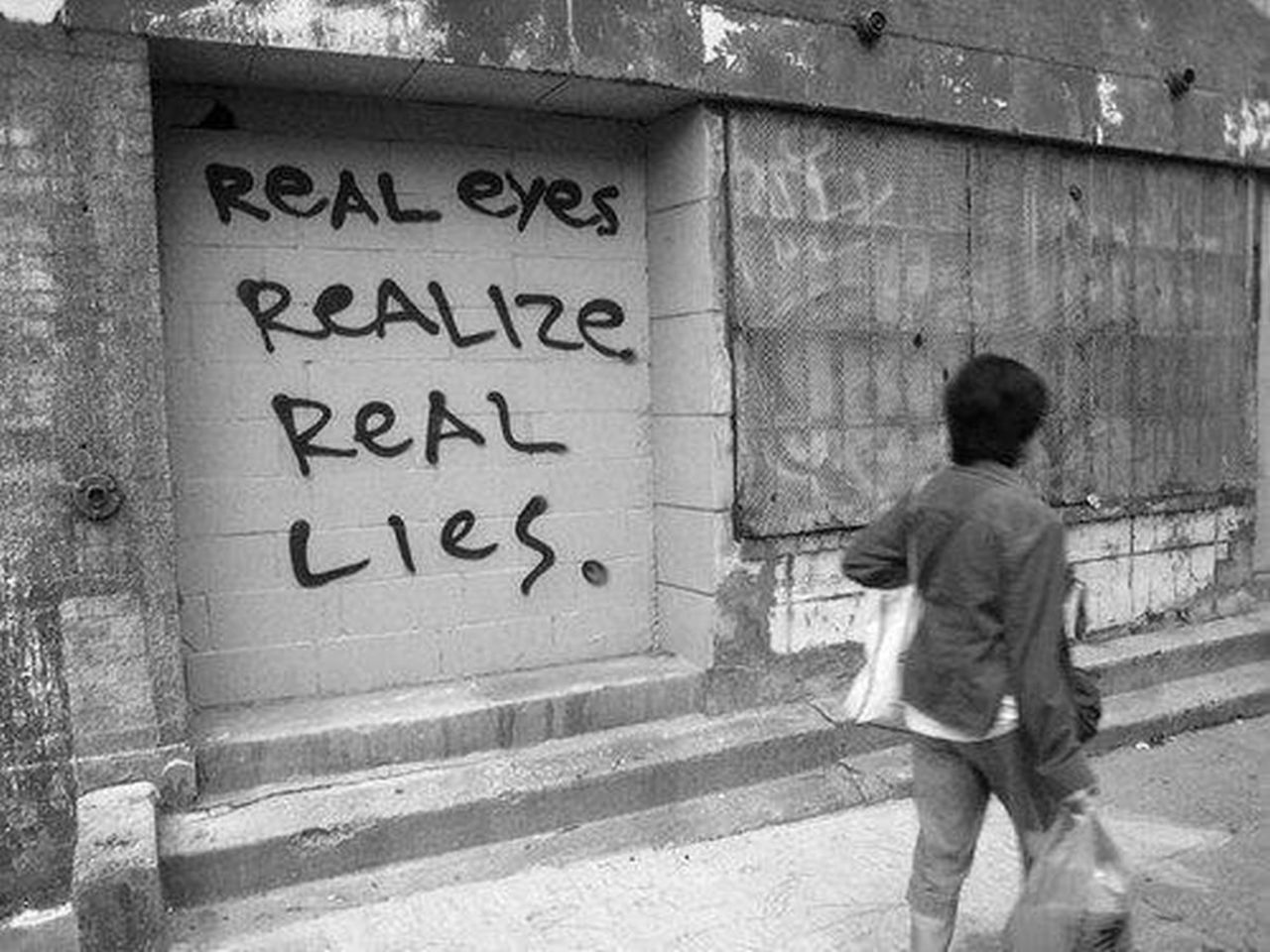 #StreetArtSaturday #MeaningOfLife Classic scribbled #Streetart ... I've seen this pithy thought written many places. https://t.co/4QtiyjDTHm