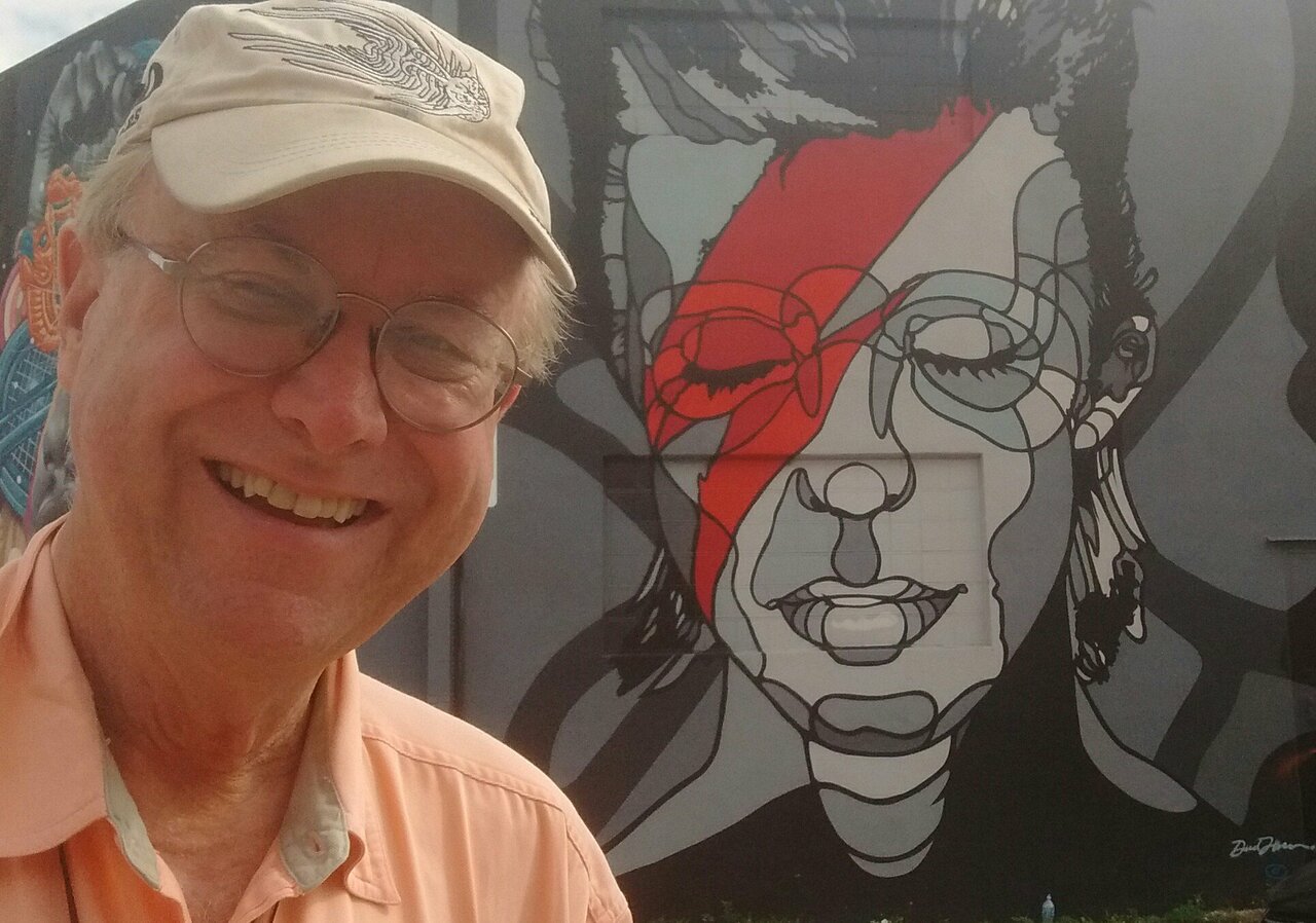 #ArtBaselMiami Looking at some #StreetArt in Wynwood: Selfies with the Stars seems a natural. https://t.co/uxyN8KAGzV