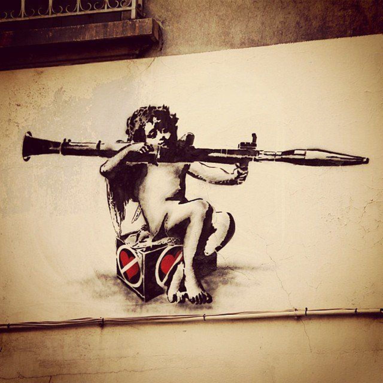 Street Art by Going in Grenoble, France - "Heartbreaker" #streetart #mural #graffiti #art https://t.co/EpFFfYg84J