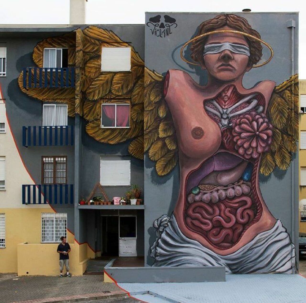 New Street Art by Violant  Loures Portugal 🇵🇹 #art #mural #graffiti #streetart https://t.co/2iW3bFeYAF