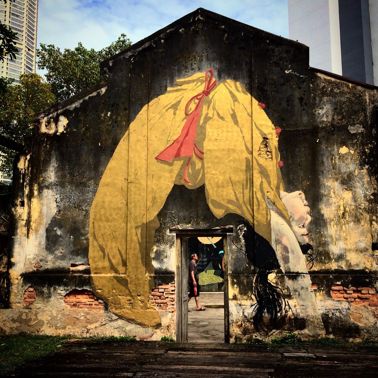Epic mural in Penang. artist unknown#streetart #mural #graffiti #art https://t.co/SuRV9Rjdwj