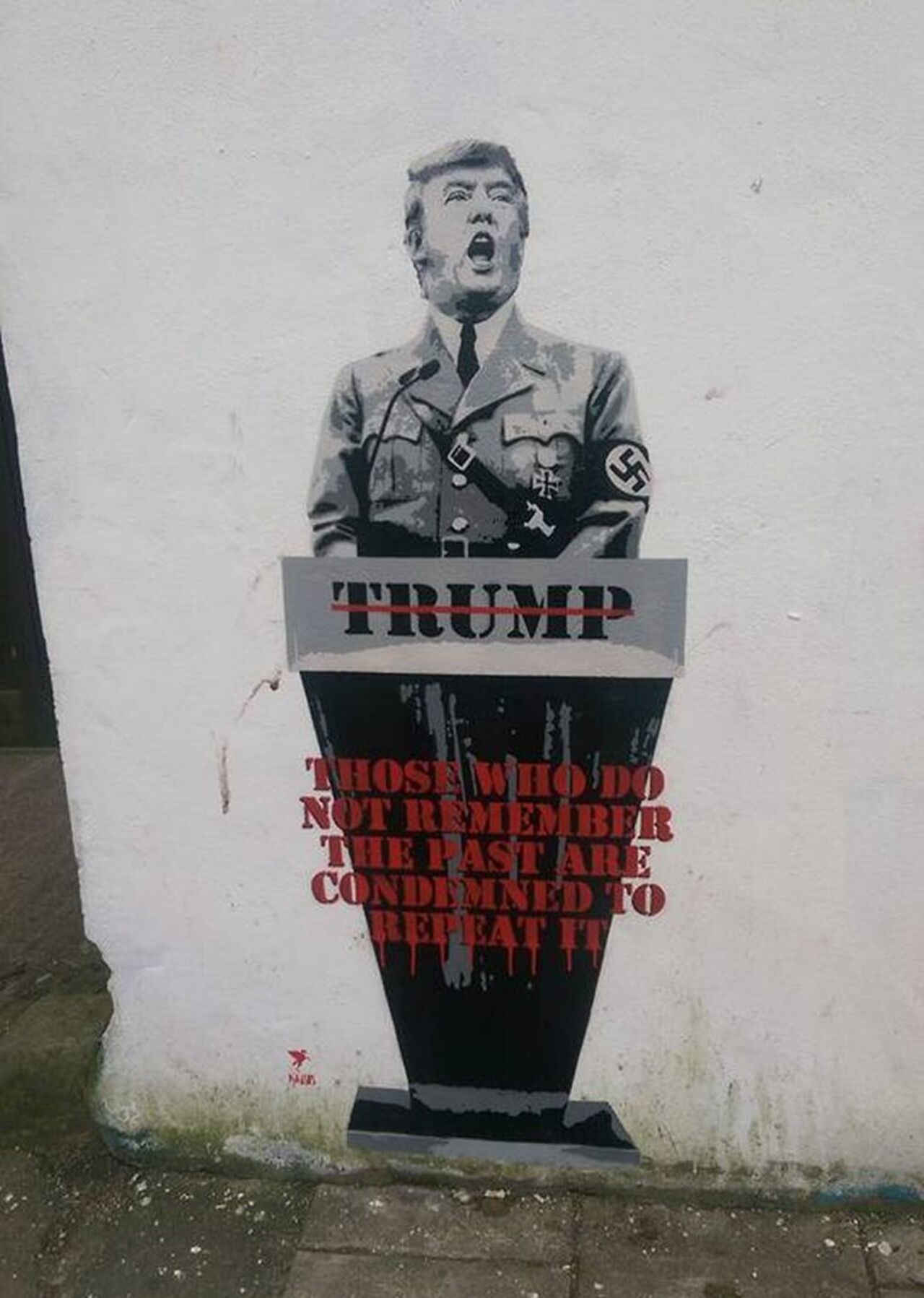 #Stencil #Trump #PoliticalStreetart in Bristol England #UK by an artist not known to me. #TheResistance #Streetart https://t.co/6kNsgBxd6e