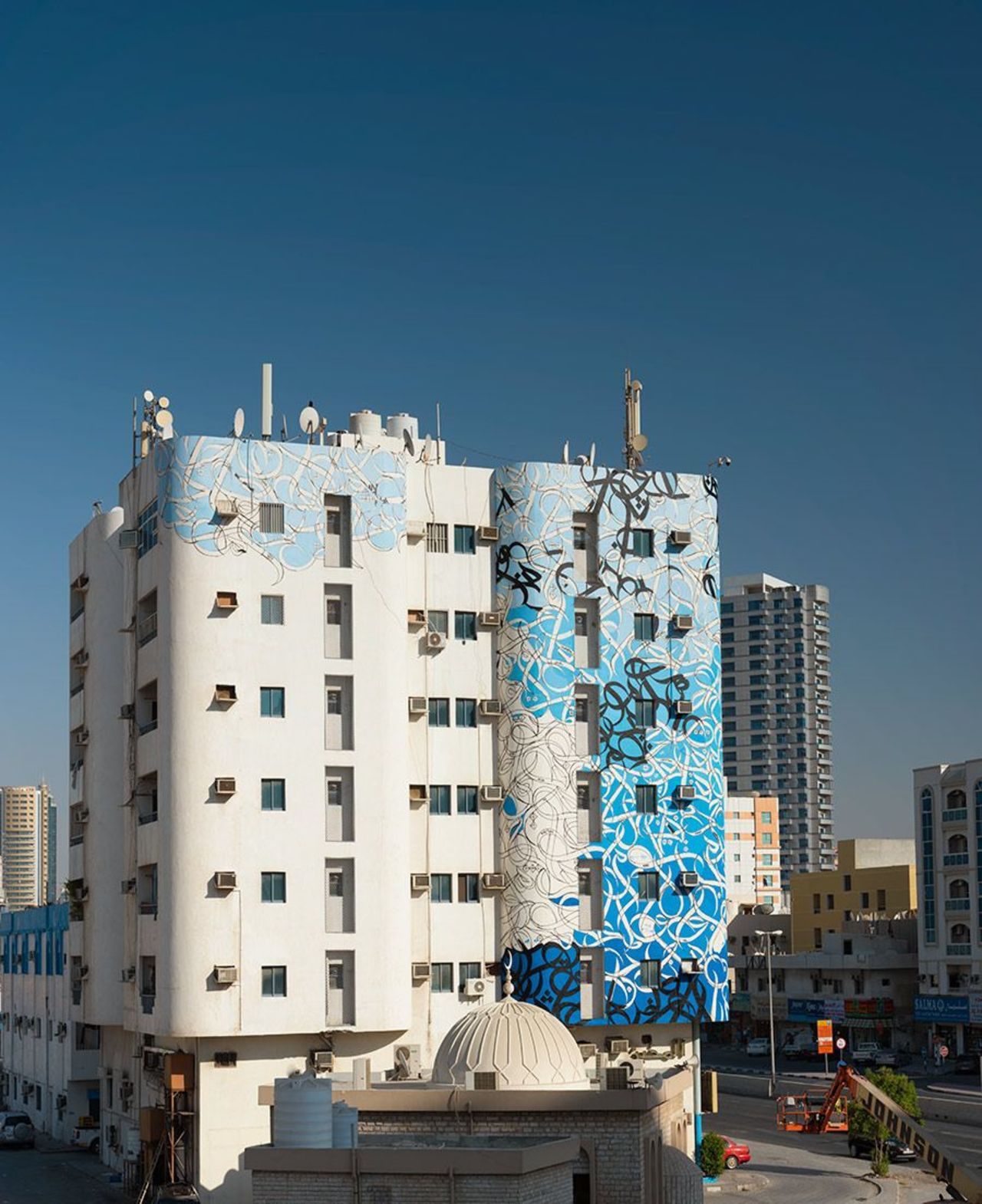 Work In Progress by eL Seed in Ajman, UAE#streetart #mural #graffiti #art https://t.co/5l9Uqn4MLq