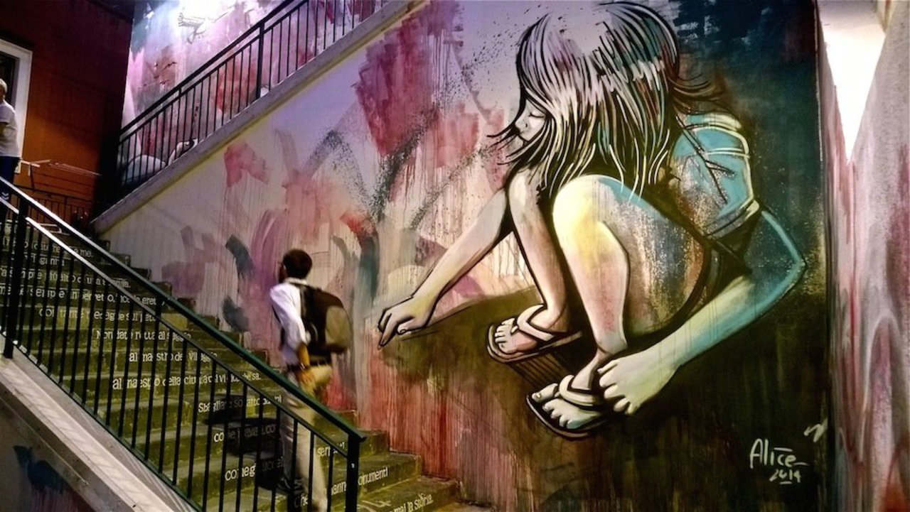Street Art by Alice Pasquini#Mural #Graffiti #Salerno #Italy https://t.co/4OoZrgeCg2