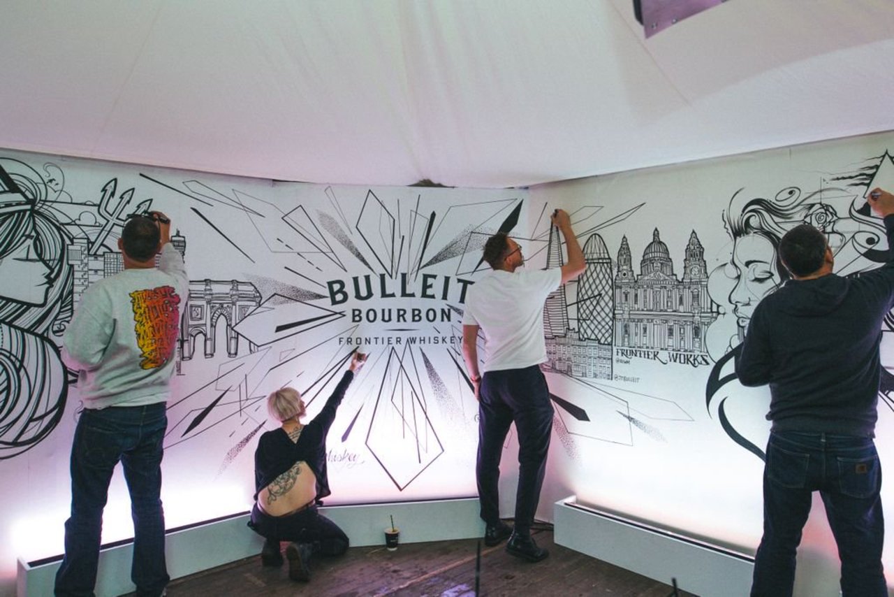 Bullit Whiskey Live Mural at London Food Month Night Market by Inkie, Mr Cenz, Robin Mackney & Rose Harley#streetart #mural #graffiti #art https://t.co/bWF3HUrdsr