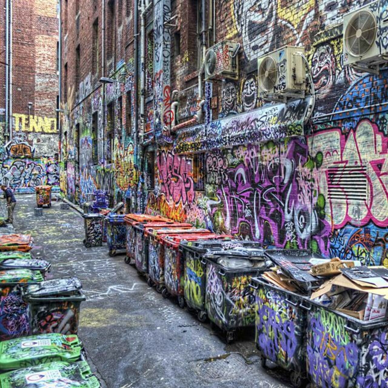 Graffiti happens, Melbourne#streetart #mural #graffiti #art https://t.co/MRy8AD01eo