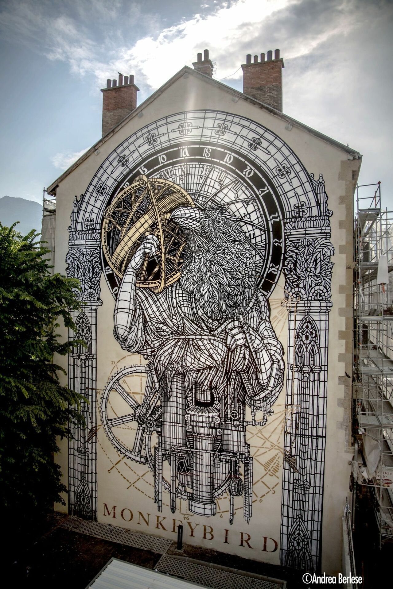Monkeybird in Grenoble, France#streetart #mural #graffiti #art https://t.co/7zwTeFZzxs