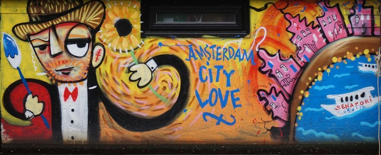 #Graffiti in #Amsterdam. Work of #art or vandalism? What do you think? https://t.co/y6QbjyiHMe