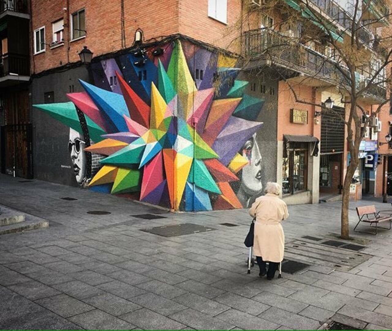Two worlds.  Madrid, Spain 🇪🇸 #madrid #spain #old #graffiti #StreetArt #ArteUrbano https://t.co/B7EgJDKO13