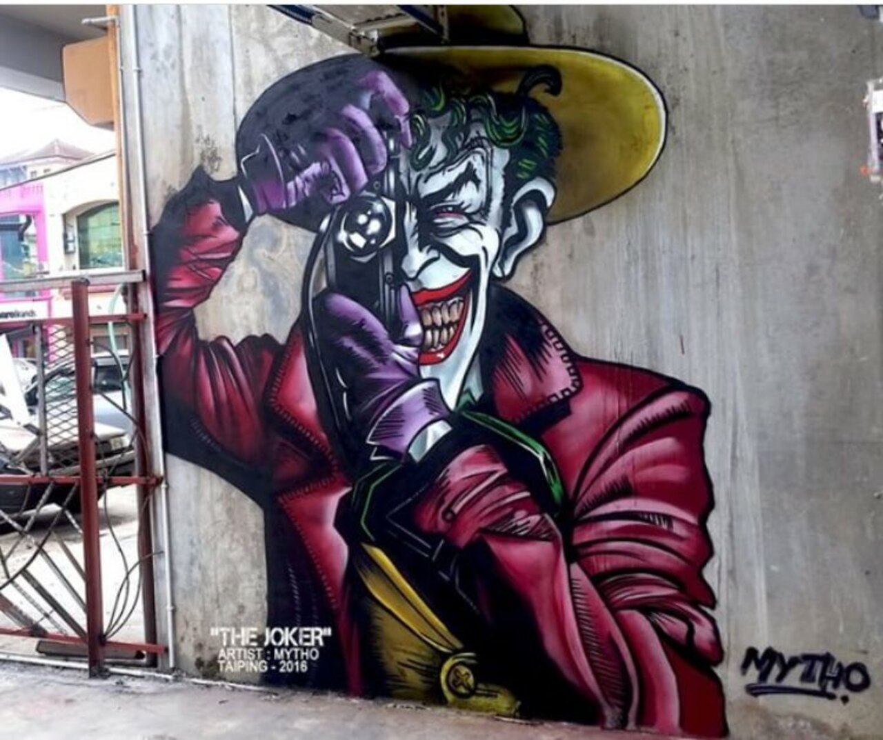 “The Killing Joke” New mural by mYth0 #streetart #graffiti #art #mural https://t.co/qY67QglZP2