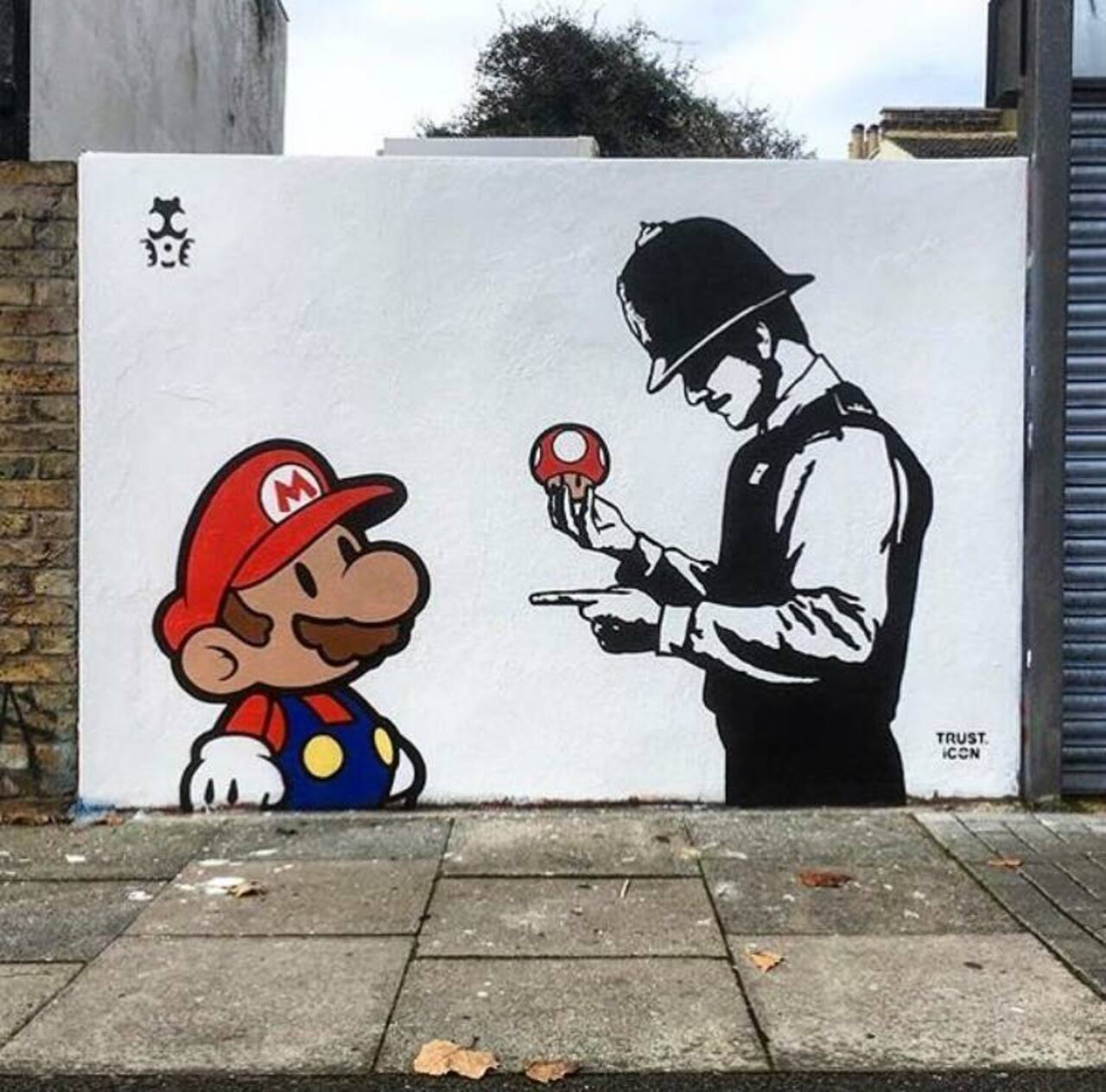 Piece by @trust_icon (with support from @Ldncallingblog) in #Penge, #London! -- #globalstreetart #streetart #art #graffiti https://t.co/peCisl9kOu