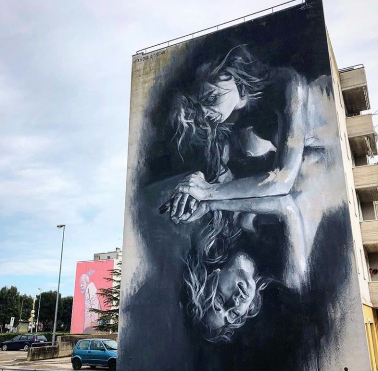 Black and Grey... #streetart #graffiti #muralart #mural #art https://t.co/WzooqbNeN2