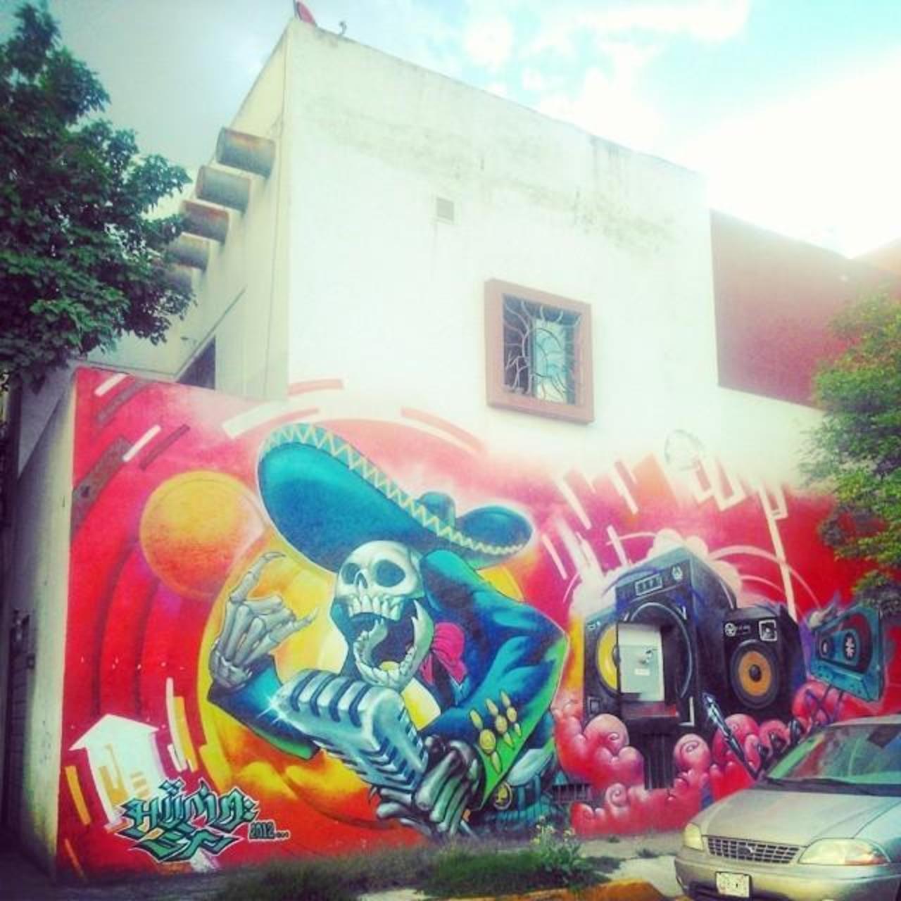 #rolling #wall #pinta #graffiti #street #streetartchilango #color #art #urbania #bigcity #df #mexicocity #colorju... http://t.co/ieRALHKMxl