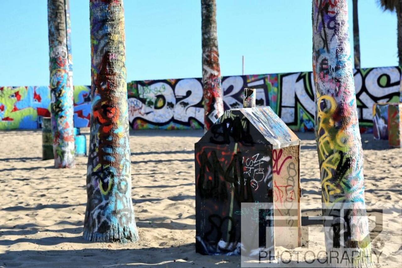 Graffiti at Venice Beach #venicebeach #streetphotography #streetart #photography #cool #art #graffiti #weheartit #fun http://t.co/n6fiUb4EB8