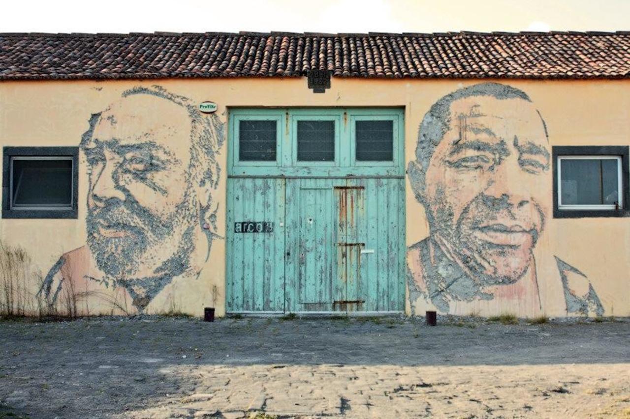 “@Pitchuskita: Vhils 
The Azores

#streetart #art #graffiti http://t.co/JXY4OLyFvg”