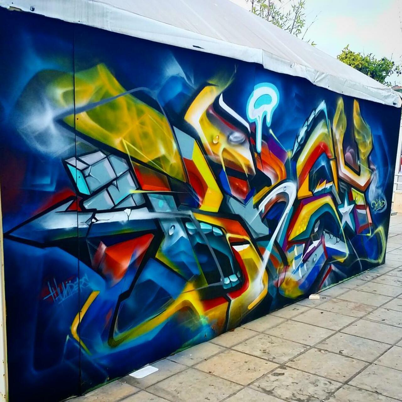 Amazing piece from the amazing city of Lisbon! #streetart #graff #graffiti #spraypaint #sprayart #art #paint #colour http://t.co/nihpMYf6ve