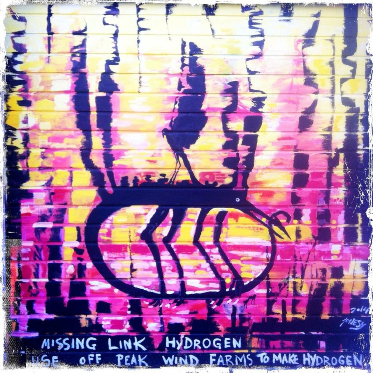 Missing link hydrogen.. 

Streetart by #jonsey off Brick Lane #art #graffiti http://t.co/9LzhGvlJpd