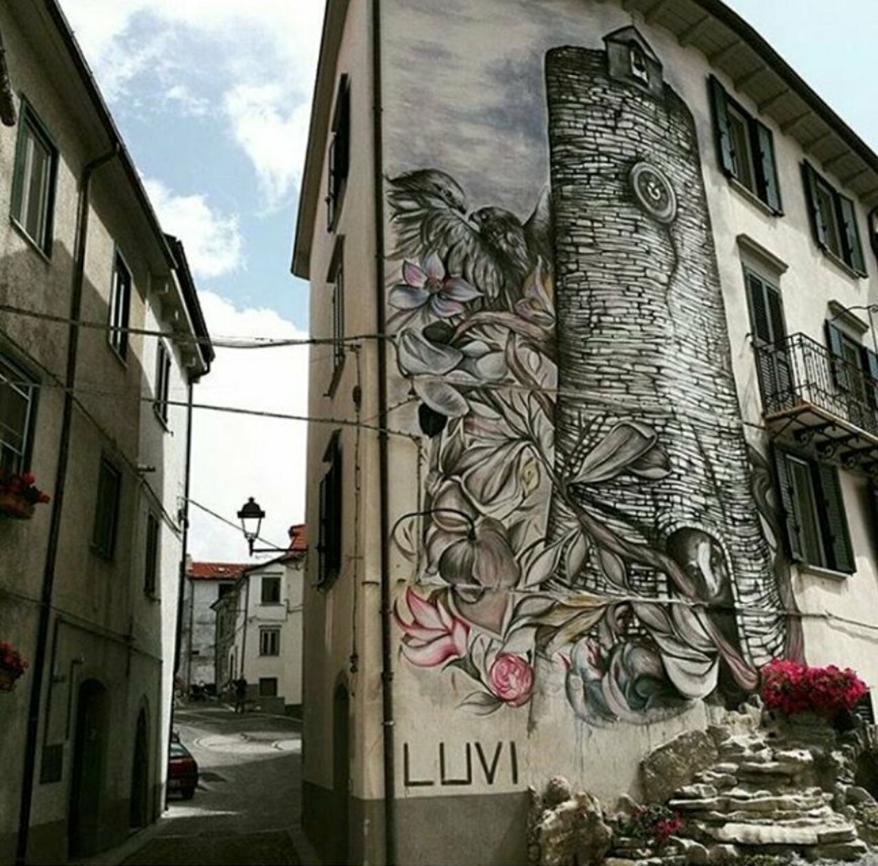 Nice wall by Italian artist Luvi in Molise, Italy (2017) #streetart #artderue #straßenkunst #artedelcalle #стритарт #граффити #urbanart #arteurbano #mural #graffiti #wallart #luvi #molise #italy #italia  via Pinterest | https://goo.gl/hvfhvC https://t.co/ov5LTVYDFj