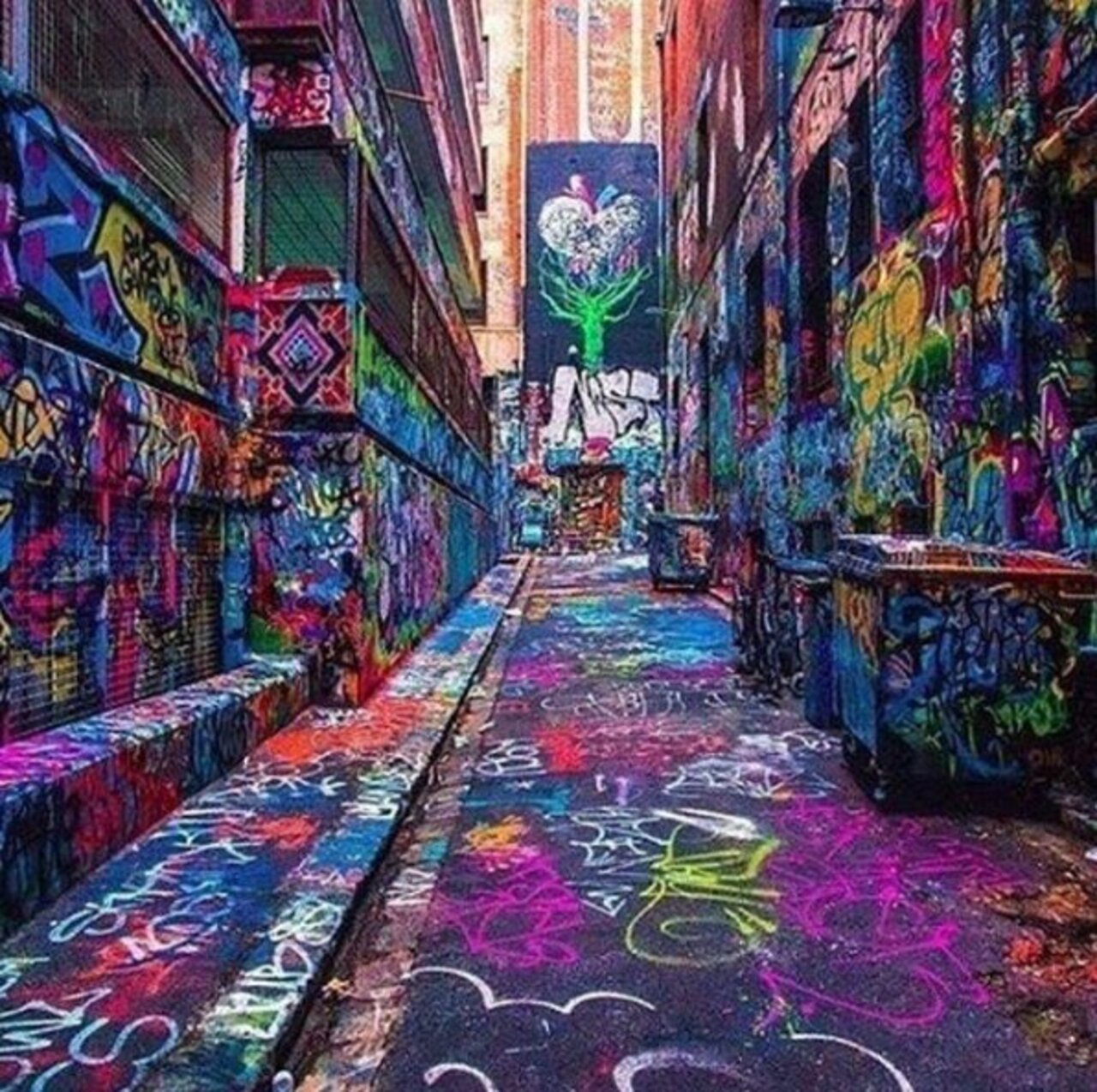 This is what you get when the city council declares a "graffiti tolerance zone"  -- Street in #Melbourne, #Australia. -- #globalstreetart #streetart #graffiti https://t.co/laqCl9p6jm
