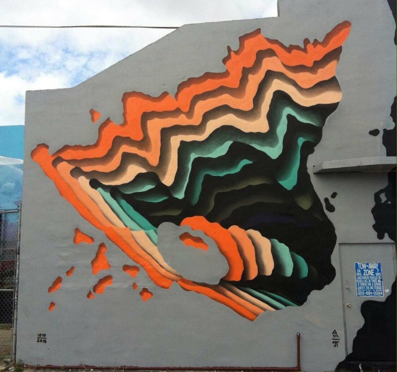 If you give German street artist 1010 an empty wall, he will find a way to create stunning 3D art with an incredible depth perspective. He controls his spray paint method with great mastery for both color & design.  #StreetArt #Graffiti #ArteUrbano #designthinking https://t.co/bOMz6IZh4l