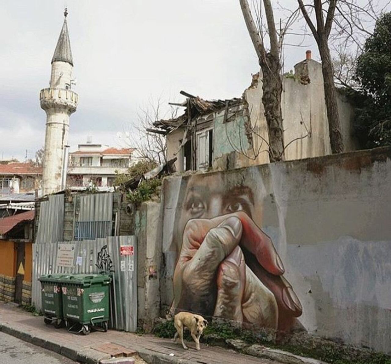 Great art by German artist Andreas von Chrzanowski aka Case MaClaim in Istanbul, Turkey #streetart #artderue #artedelcalle #стритарт #граффити #urbanart #arteurbano #mural #graffiti #wallart #casemaclaim #istanbul #turkey  via http://Widewalls.ch | https://goo.gl/kdMXpC https://t.co/J2YOFiKLeO