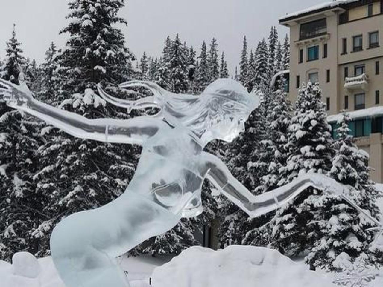 It's the time of year, amazing ice sculptures
http://xaxor.com/creative/16565-cool-ice-sculptures.html
#sculpture #ice #snow #art http://t.co/fusZPTqbBZ