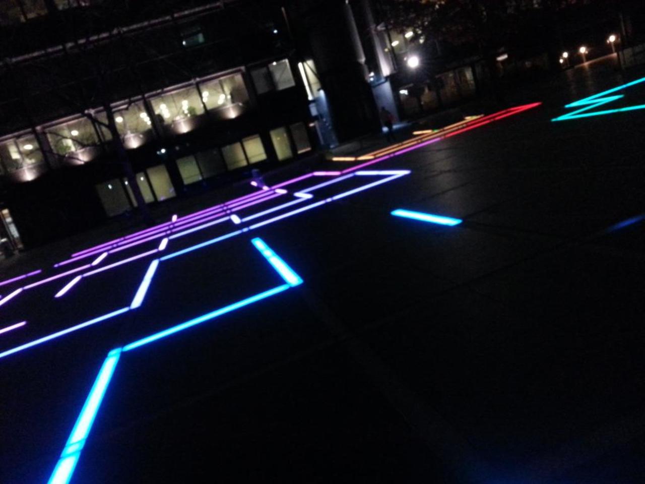 Amazing light installation in #Broadgate. #London still surprises. #art # installation #digital http://t.co/EiymZDbW3m