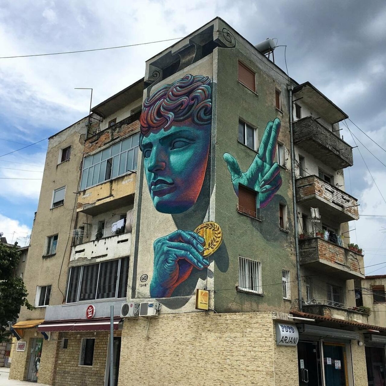 The best streetart of the day: "The Champion" by @ wd_wilddrawing in Ura Vajgurore, Berat, Albania 🇦🇱 . . . #wd_wilddrawing #wdwilddrawing #wdstreetart #UraVajgurore #streetartalbania #albaniastreetart #graffitialbania #albaniagraffiti #streetart #urbanart #graffiti #wallart https://t.co/NPijF3mos7