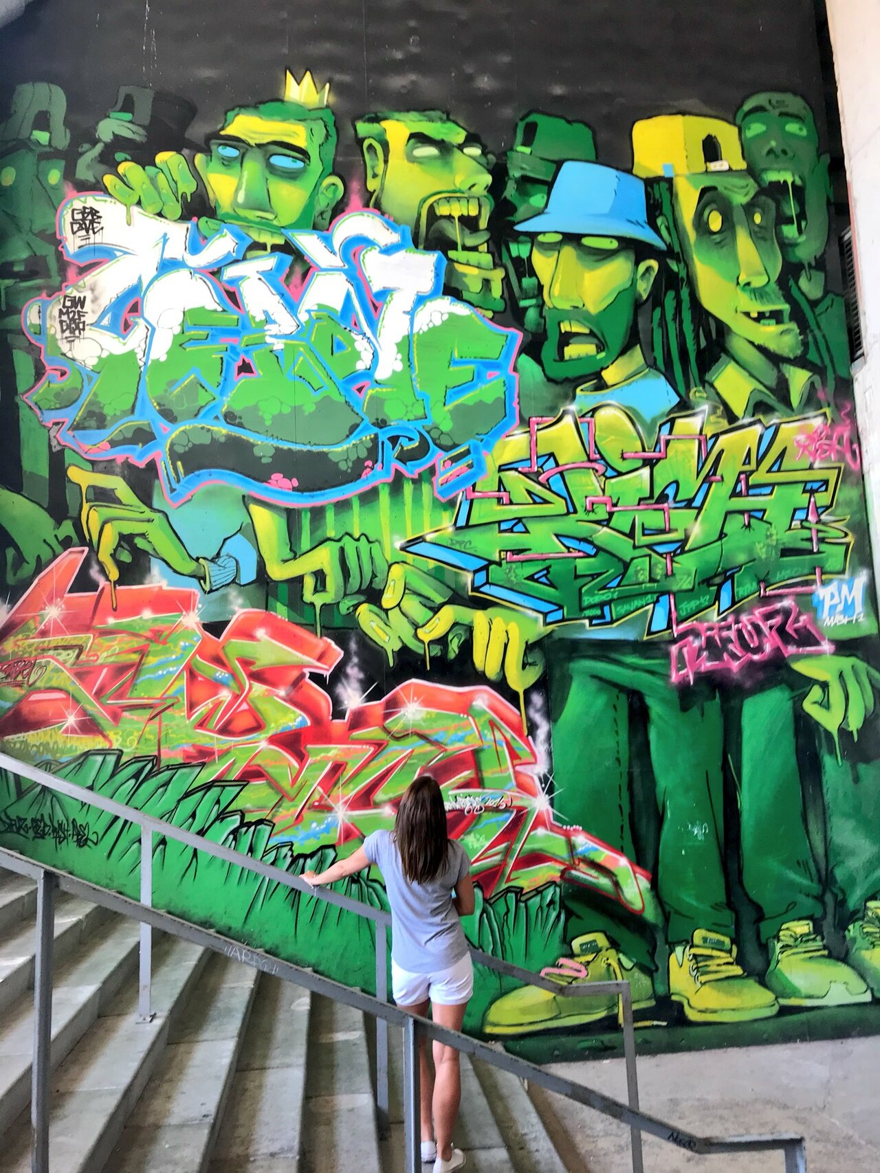 Street art at work #streetart #graffiti #marseille #atwork #caseworker #socialwork https://t.co/1Aub3Ps8ne
