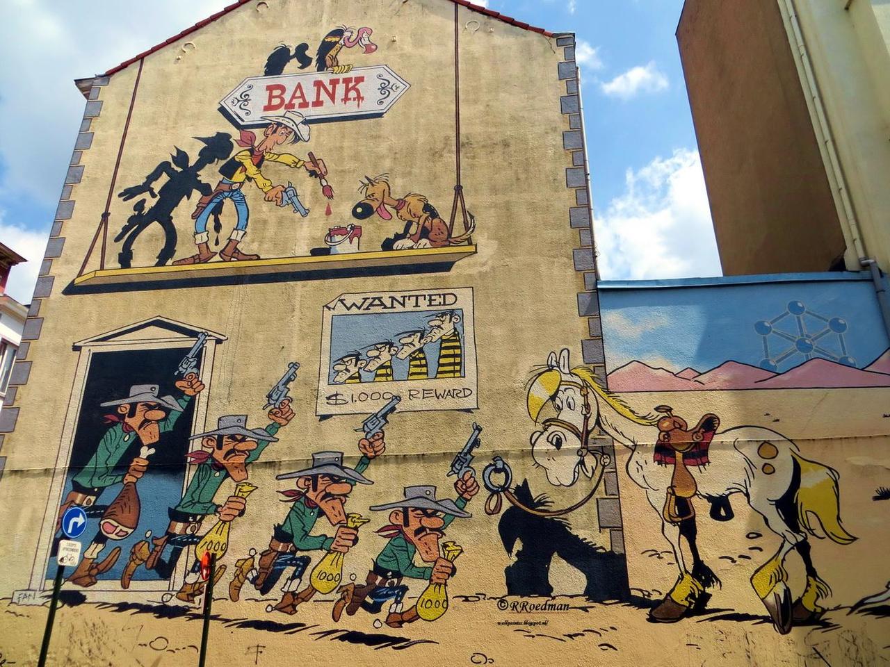 #streetart #graffiti #mural cartoon Lucky Luck from Morris in Brussel,  3 pics at  http://wallpaintss.blogspot.nl http://t.co/CpKi8HxA9Z