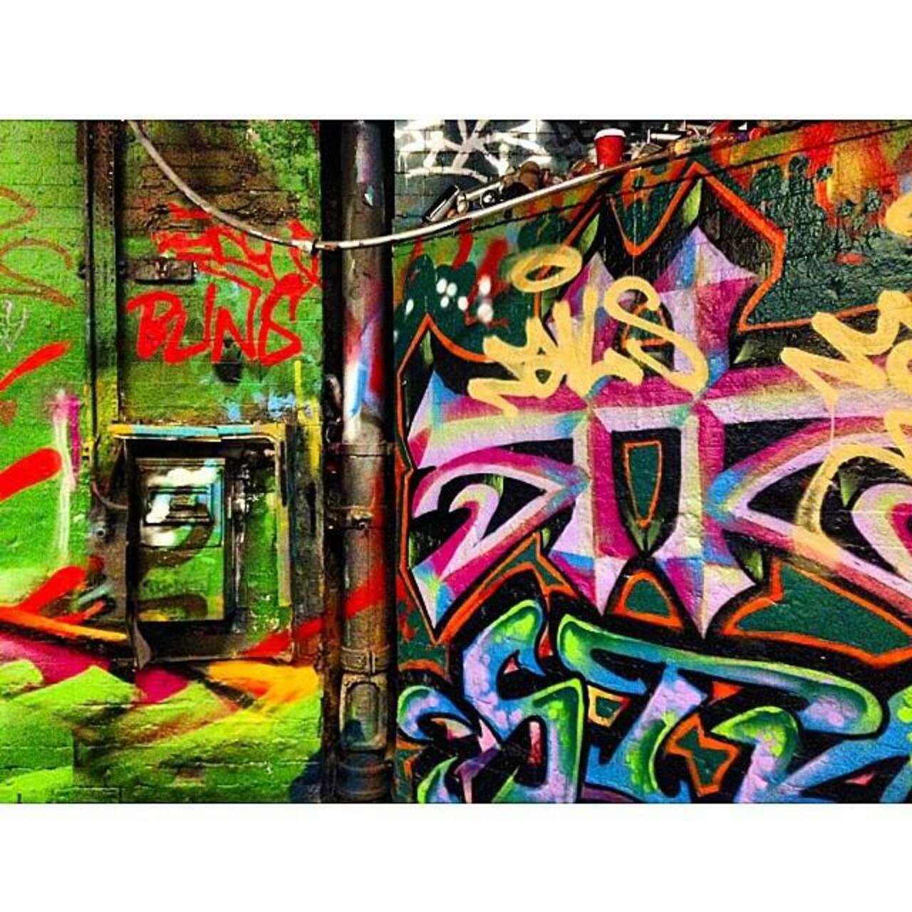#banksytunnel #graffiti #graffititunnel #leakestreet #waterloo #streetart #streetartlondon #mural #electricitybox #… http://t.co/UO1QdFZqXG