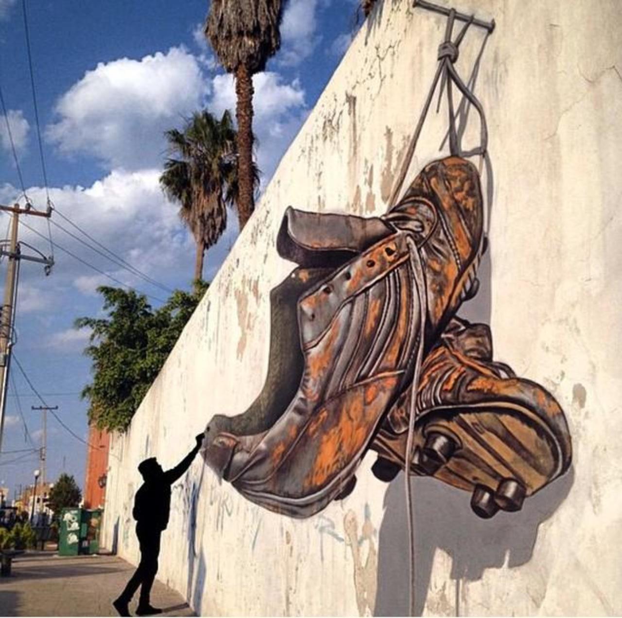 Awesome anamorphic 3D Street Art by Juandres Vera 

#art #graffiti #mural #streetart http://t.co/lMV58Mykq1