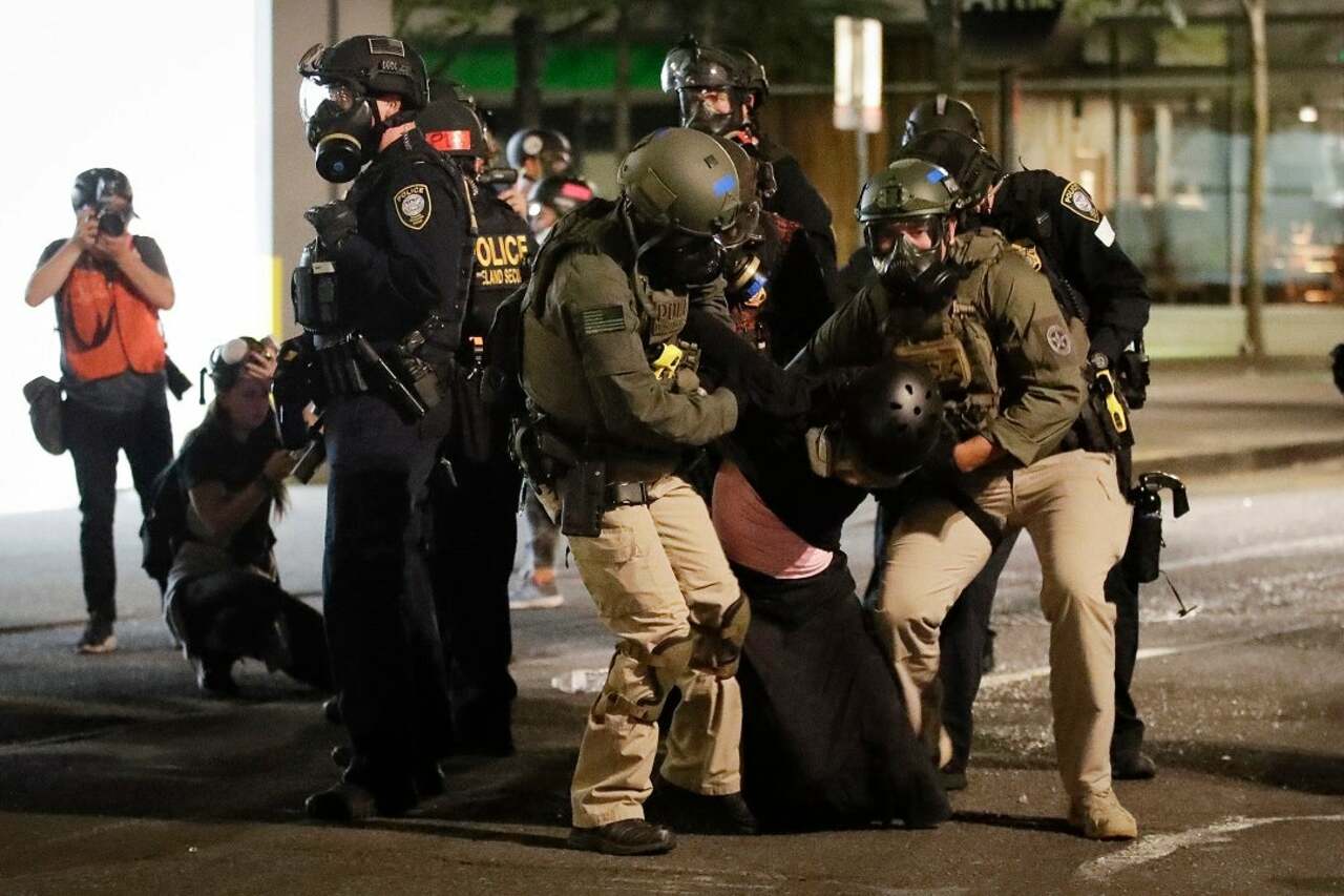 Oregon sheriff lowers jail booking criteria amid violent Portland protests