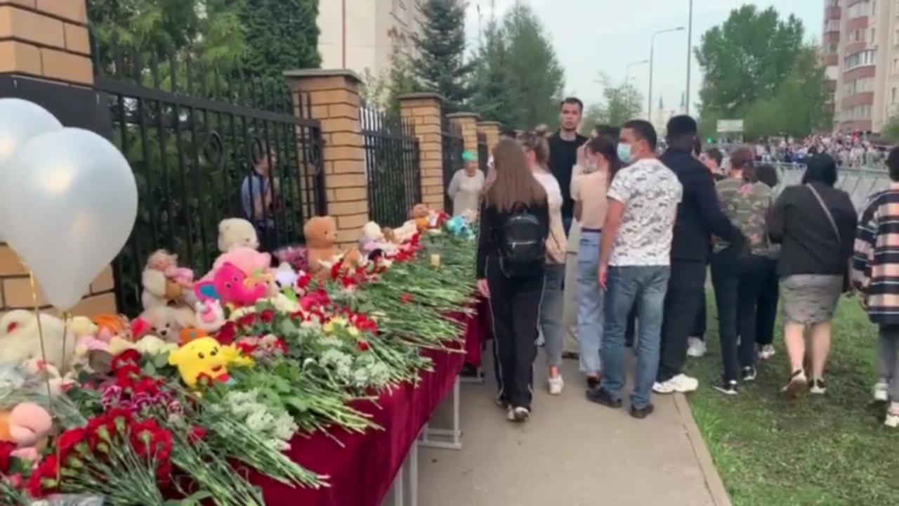 As it happened: Russia mourns deaths of seven children & two staff slain in bloody Kazan school shooting by teen gunman (PHOTOS)