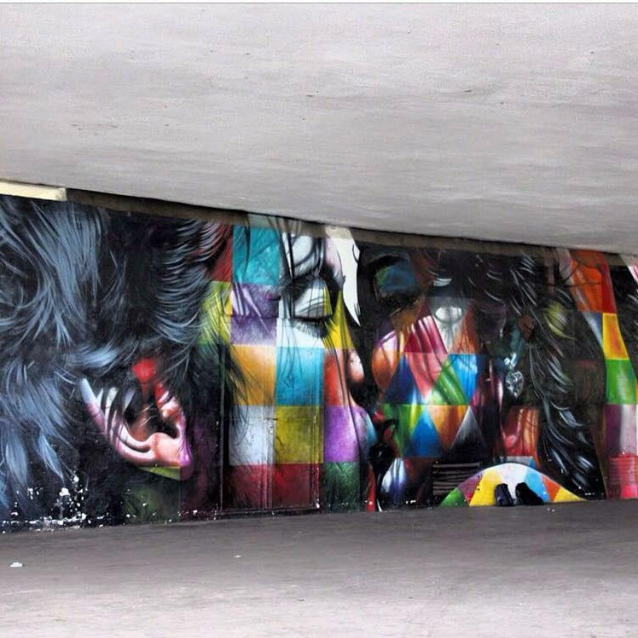 New Street Art by the brilliant Eduardo Kobra 

#art #mural #graffiti #streetart http://t.co/t0fIk5yO56
