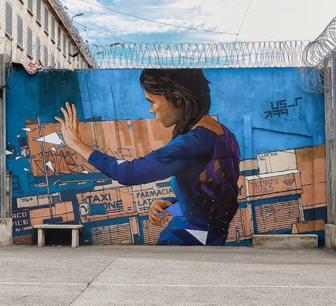 STREET ART - David Mesguich new mural at the Baumettes Prison of Marseille, France 

#art #arte #graffiti #streetart http://t.co/mCy6TzIjjA